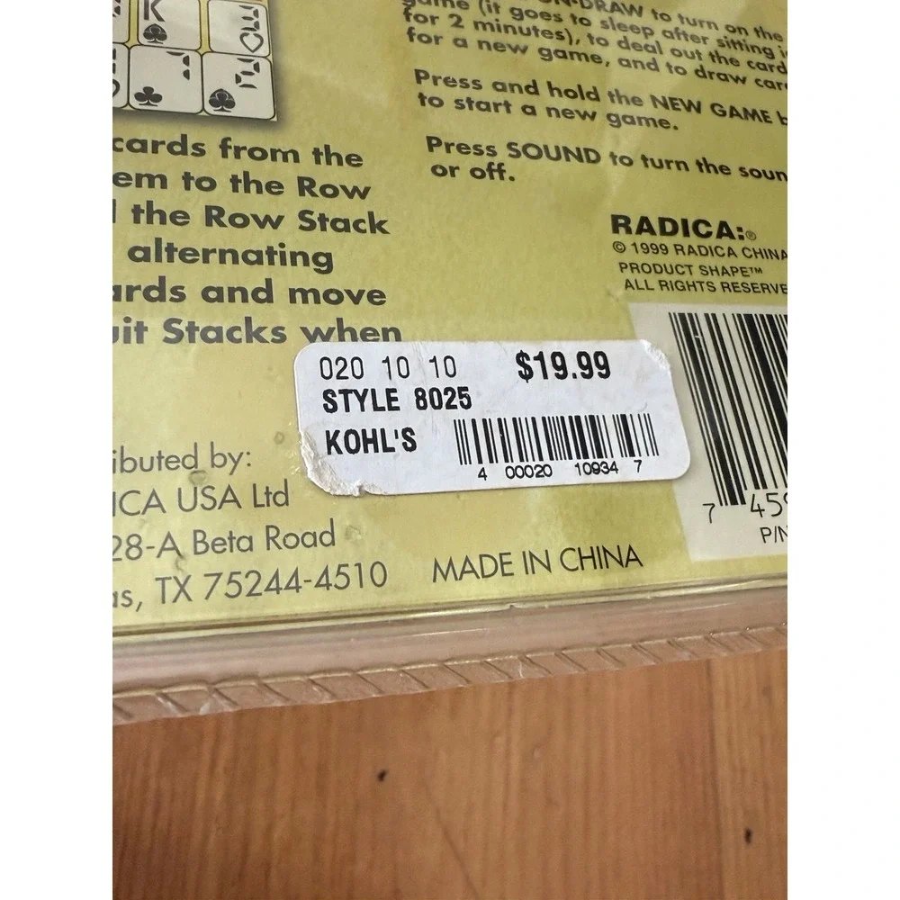 VTG 1999 Radica Big Screen Solitaire Handheld Game Model 8025 - NEW & SEALED